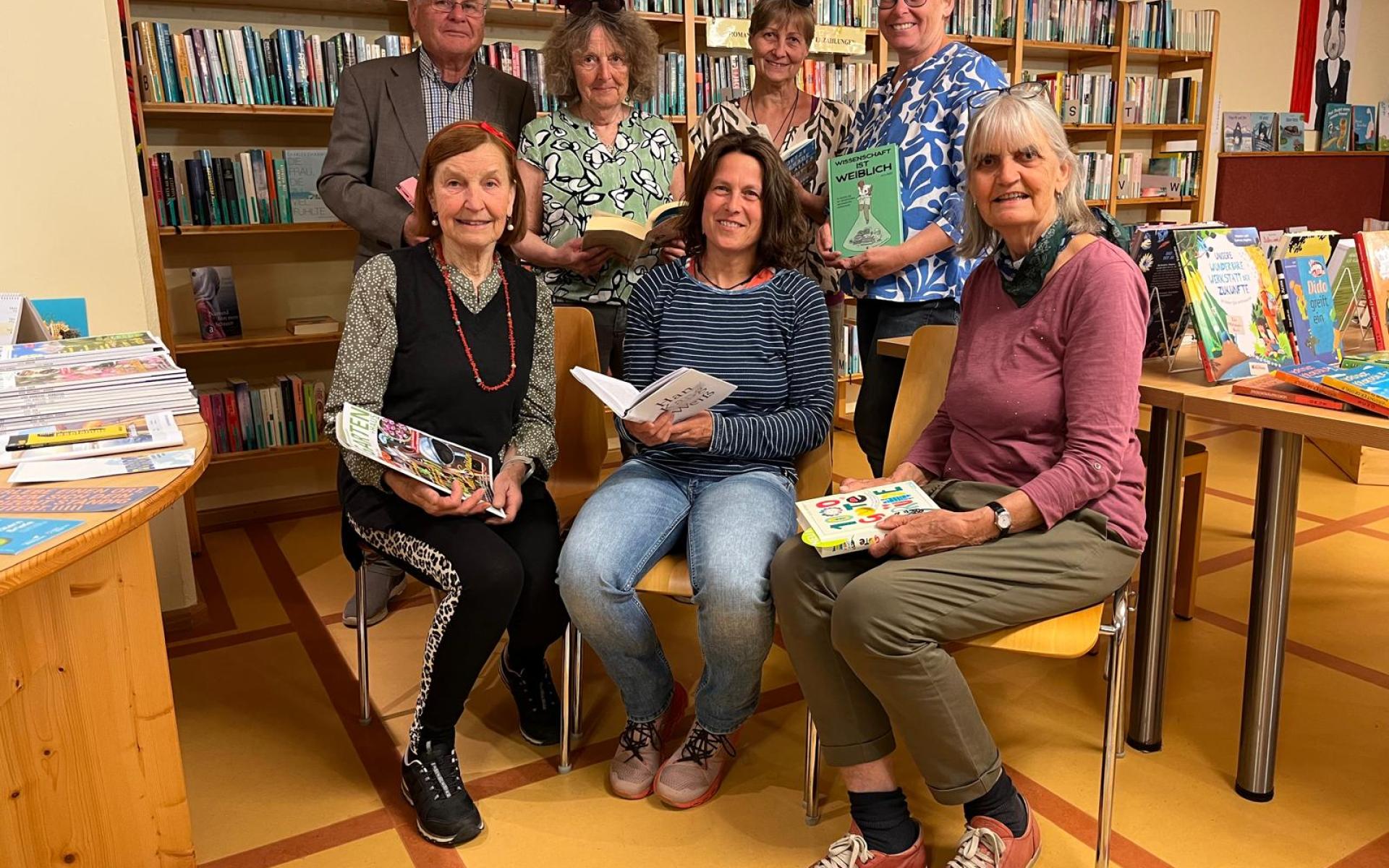 Teamfoto Bibliothek Schleedorf